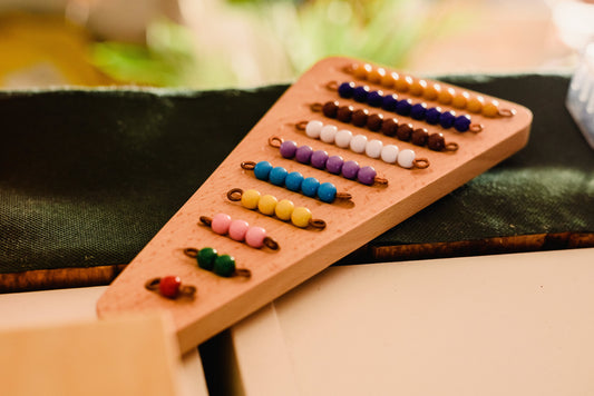 moyo montessori | kralentrap met standaard