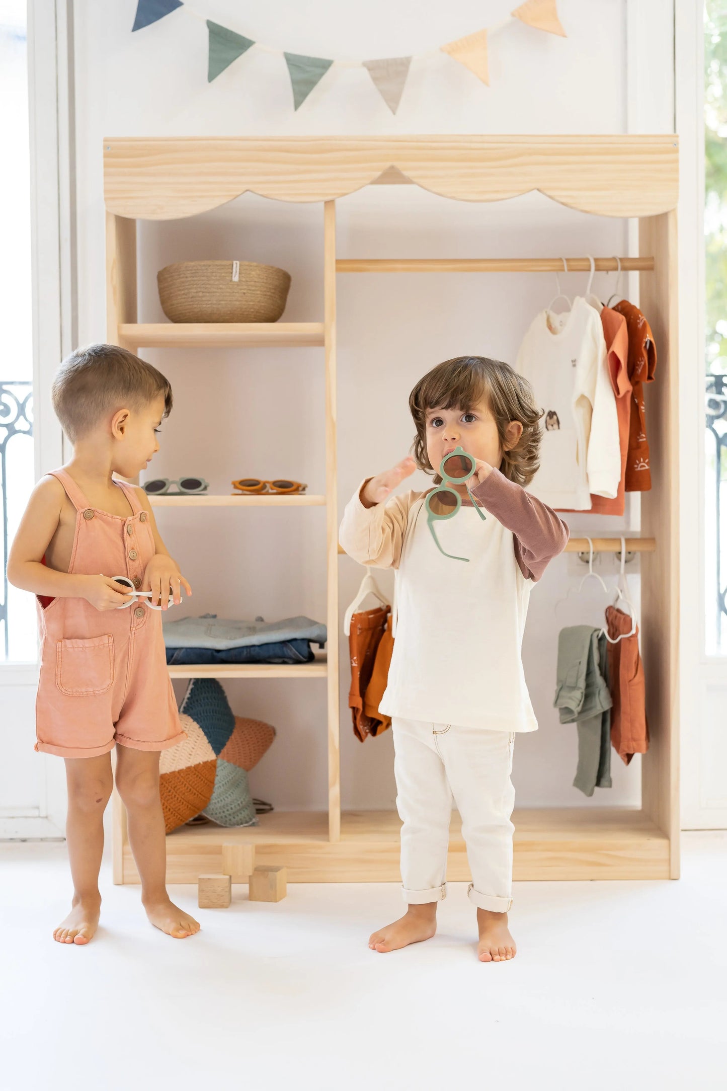 almavidakids | montessori kledingkast